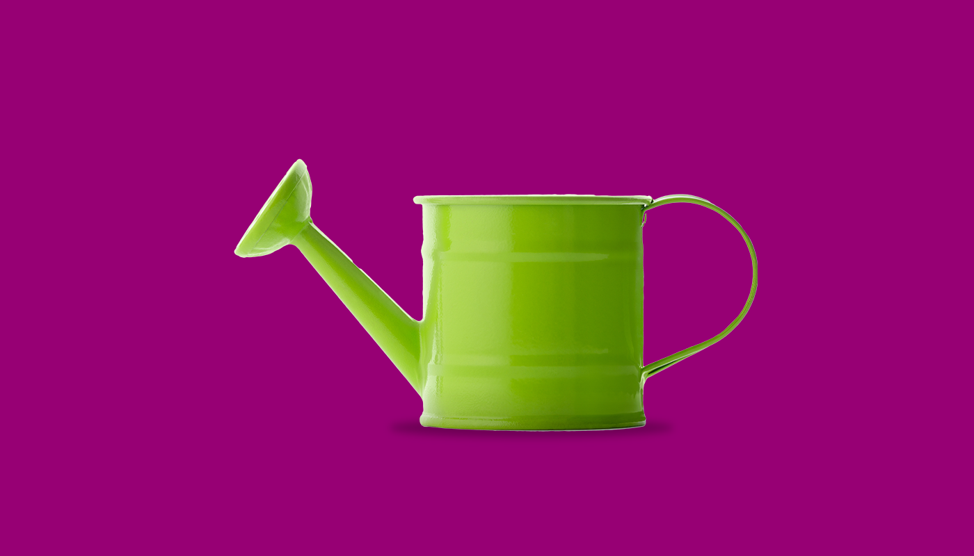 Green watering can